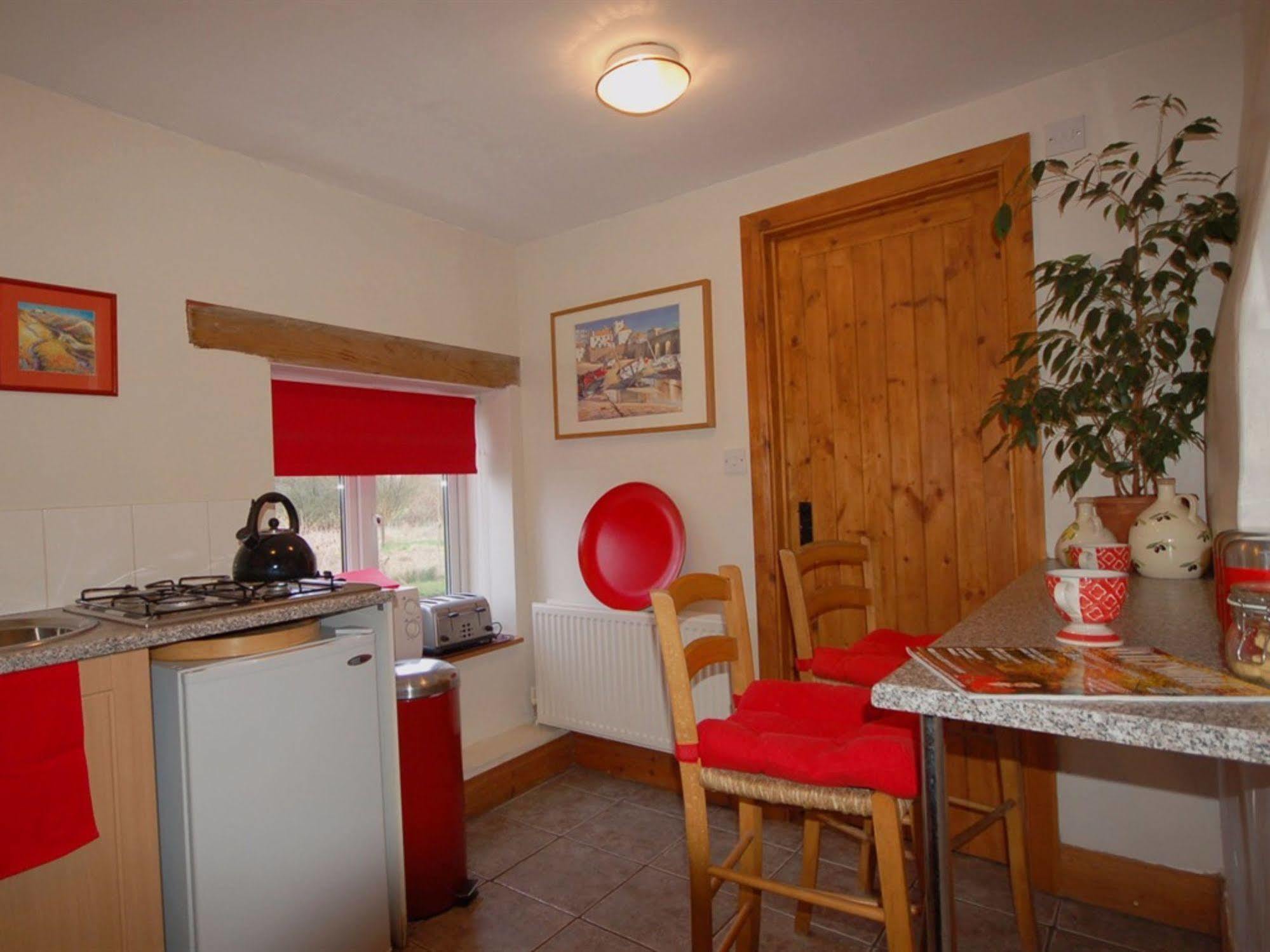 Bed and Breakfast The Old Forge East Kennett Екстер'єр фото