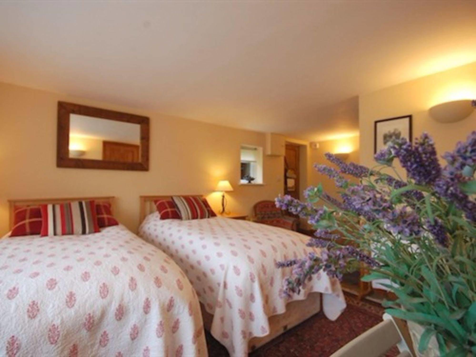 Bed and Breakfast The Old Forge East Kennett Екстер'єр фото