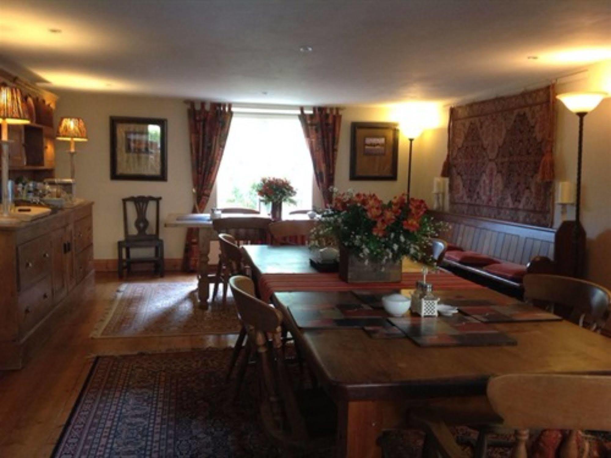 Bed and Breakfast The Old Forge East Kennett Екстер'єр фото